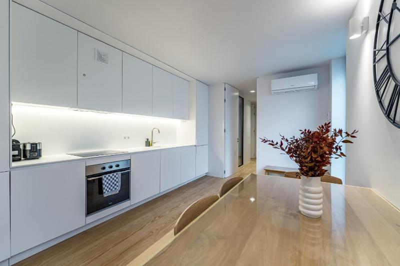 Nomad's Lux - Almada Apartments Porto - image 10