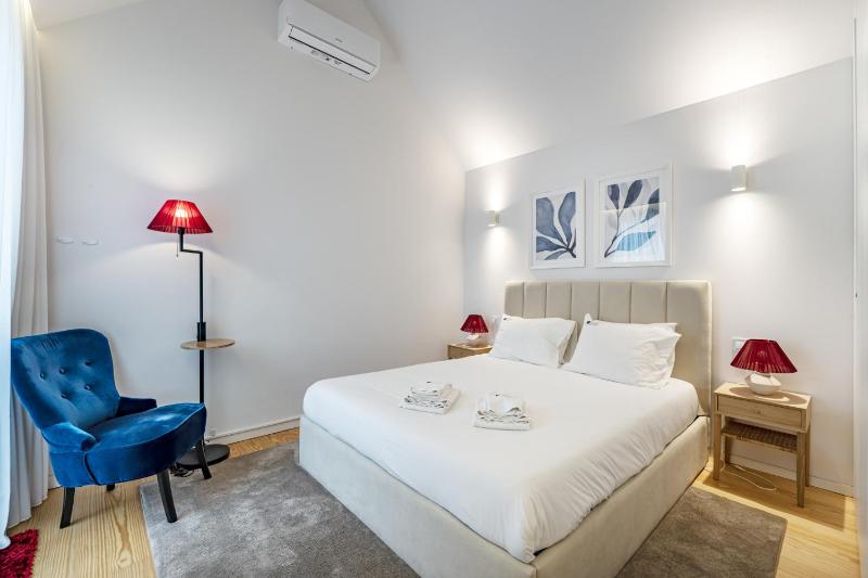 Nomad's Lux - Almada Apartments Porto - image 16