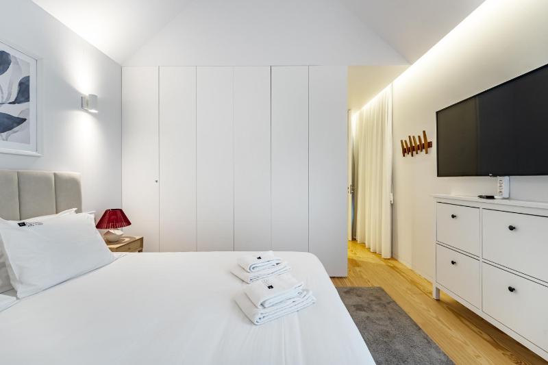 Nomad's Lux - Almada Apartments Porto - image 42