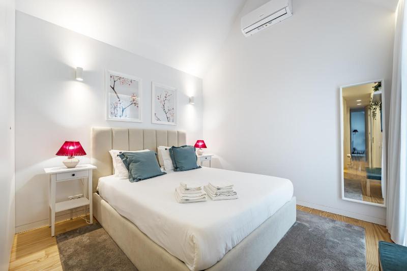 Nomad's Lux - Almada Apartments Porto - image 35