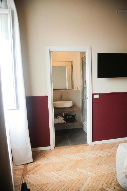 Albergo Garisenda con terrazza panoramica sulle Due Torri - image 3