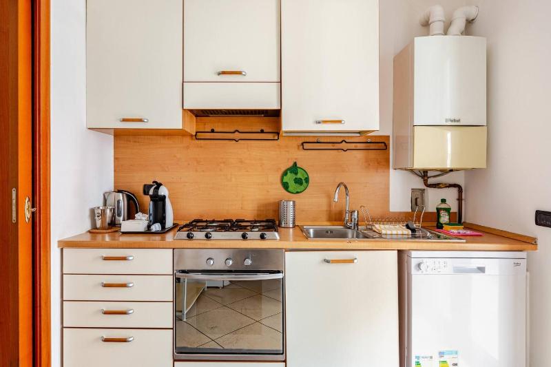 Central Apartment Caniggia 2 with Terrace in Como - image 38