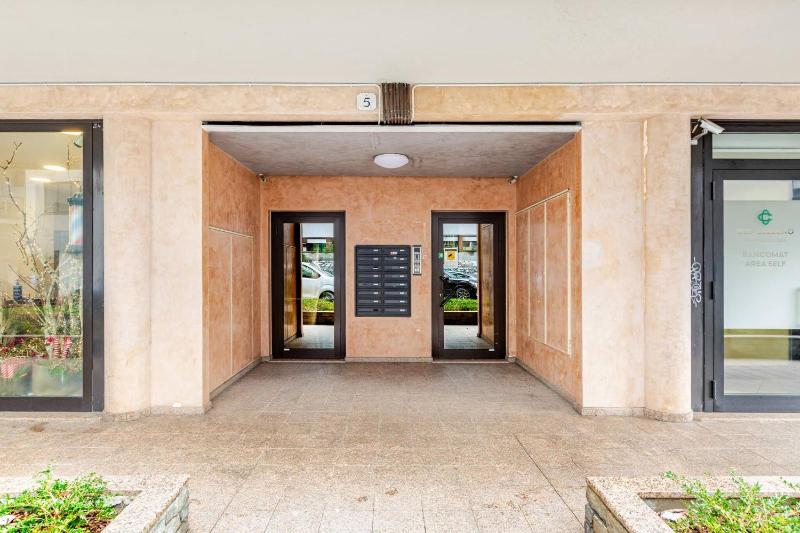 Central Apartment Caniggia 2 with Terrace in Como - image 21
