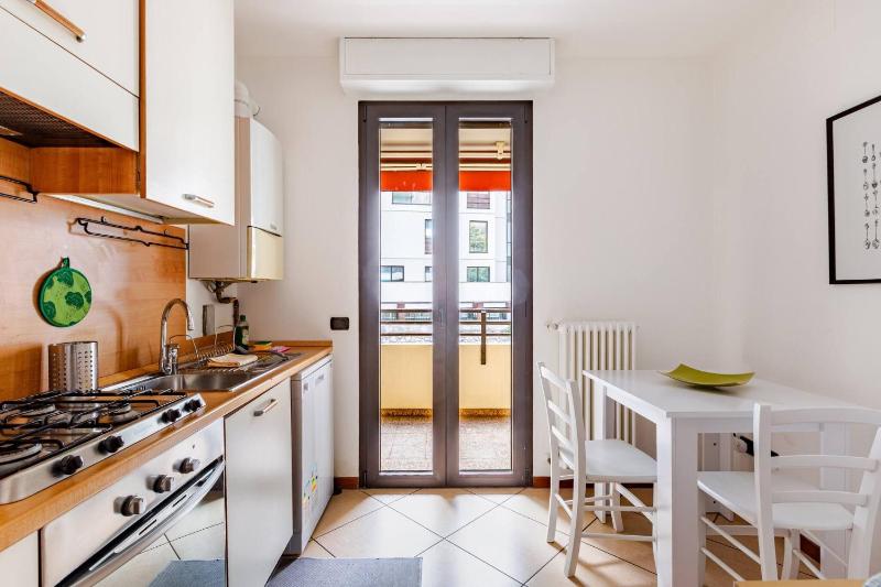 Central Apartment Caniggia 2 with Terrace in Como - image 35