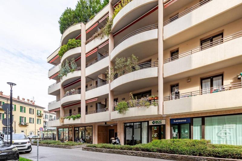 Central Apartment Caniggia 2 with Terrace in Como - image 48