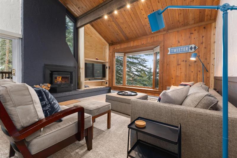 Ski Ranch Loft Short Easy Walk to Slopes 2 King Bedrooms And Loft - image 1