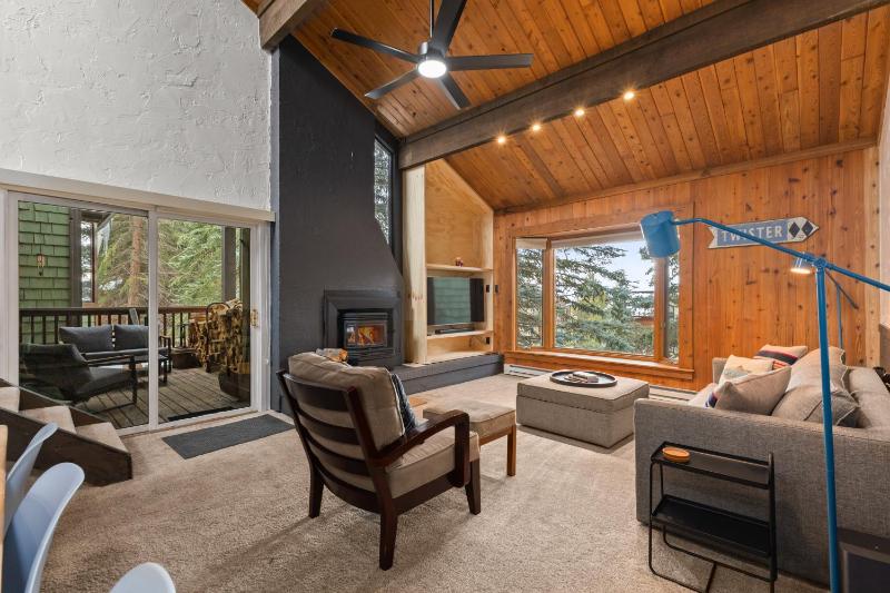 Ski Ranch Loft Short Easy Walk to Slopes 2 King Bedrooms And Loft - image 36