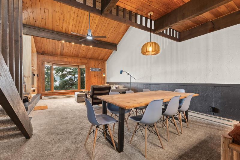 Ski Ranch Loft Short Easy Walk to Slopes 2 King Bedrooms And Loft - image 4