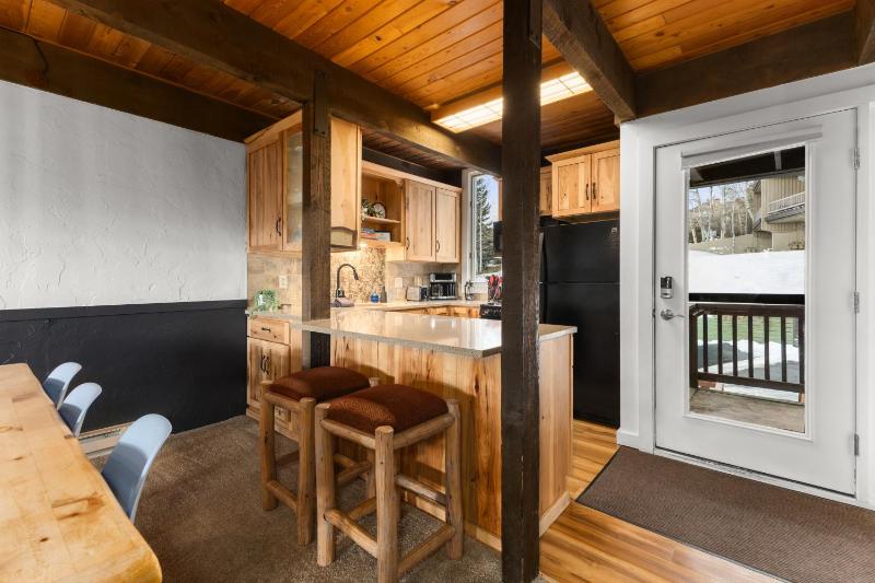 Ski Ranch Loft Short Easy Walk to Slopes 2 King Bedrooms And Loft - image 39