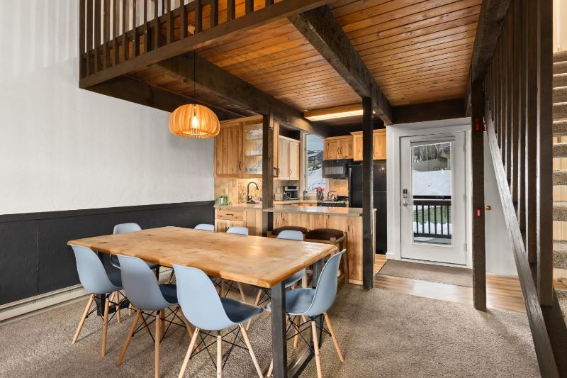 Ski Ranch Loft Short Easy Walk to Slopes 2 King Bedrooms And Loft - image 30