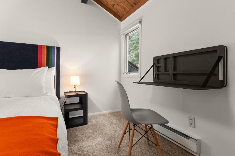 Ski Ranch Loft Short Easy Walk to Slopes 2 King Bedrooms And Loft - image 22
