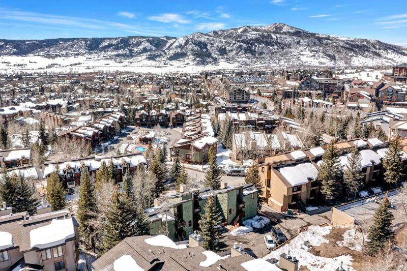 Ski Ranch Loft Short Easy Walk to Slopes 2 King Bedrooms And Loft - image 34