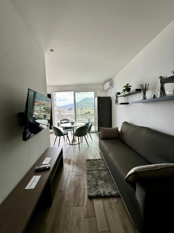 Marina Rooftop Exclusive View - image 4