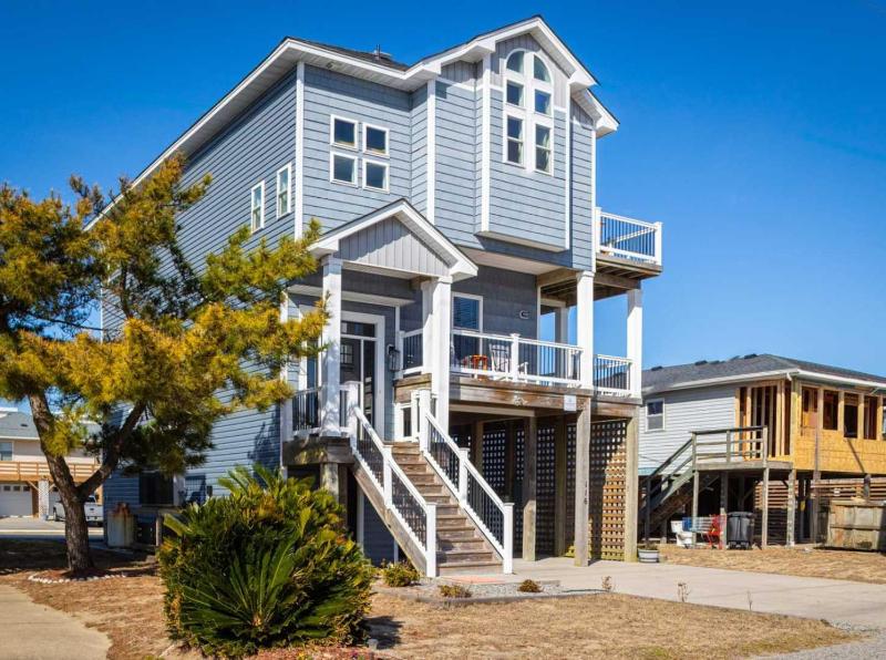 Ocean Views Steps To Beach 5bd Luxury Home - image 19