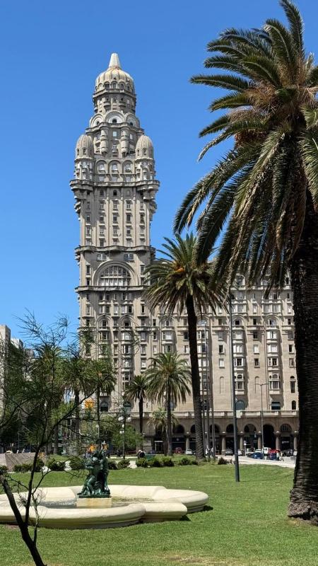 Monoambiente en Palacio Salvo Corazón de Ciudad Vieja - image 7