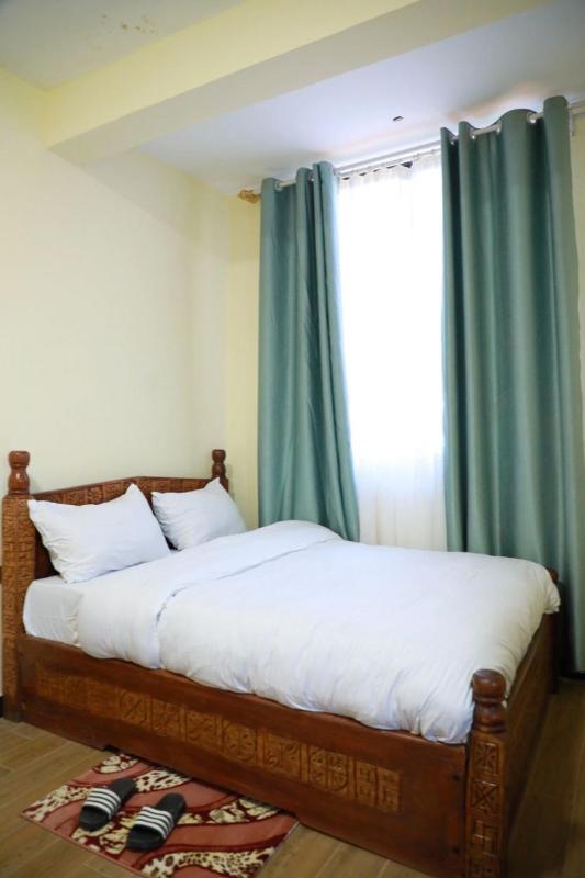 Kings Land Hotel - image 4