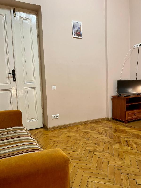 ROMANTIC Apartments -near Opera center - image 15
