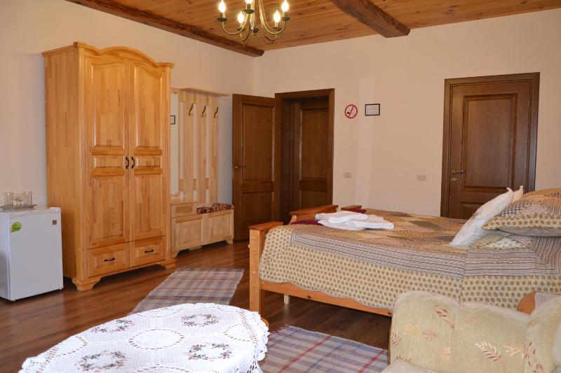 Deluxe Double Room with Extra Bed image 3