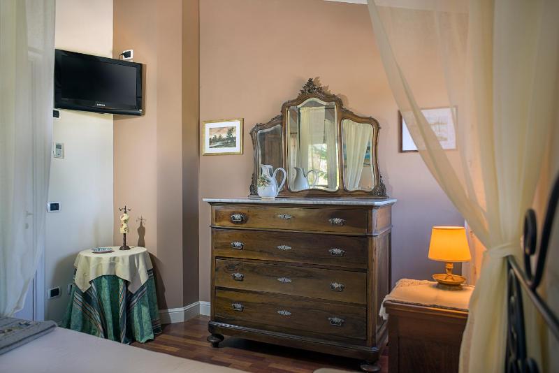 Superior Double Room image 2