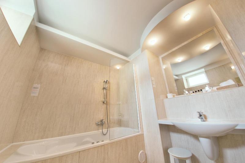 Superior Double Room image 2