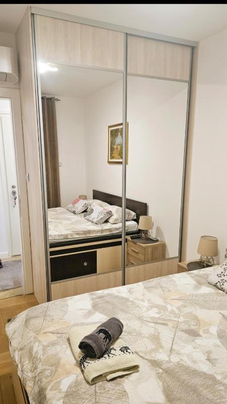 Apartment M - image 10