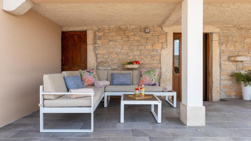 Villa RIA by Villas guide - image 4