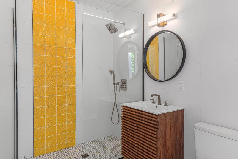 Limon Palm Springs A Luxury Boutique Hotel - image 7