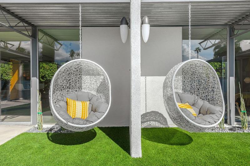 Limon Palm Springs A Luxury Boutique Hotel - image 45