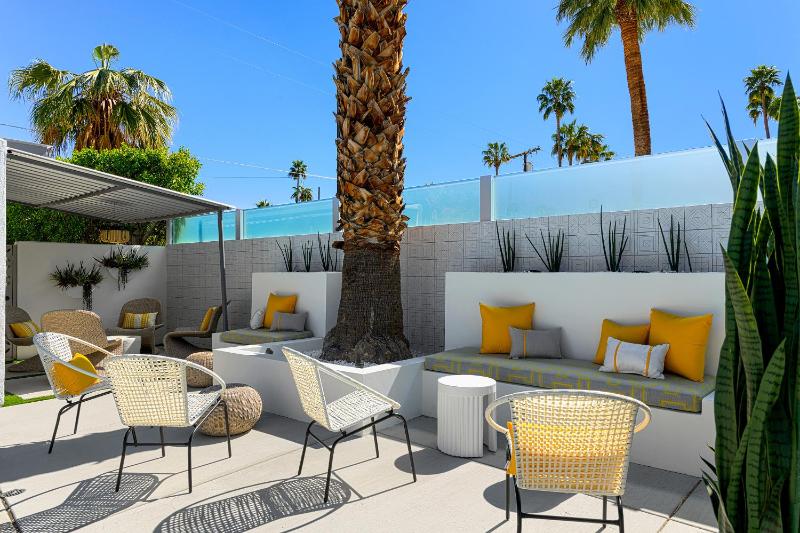Limon Palm Springs A Luxury Boutique Hotel - image 16