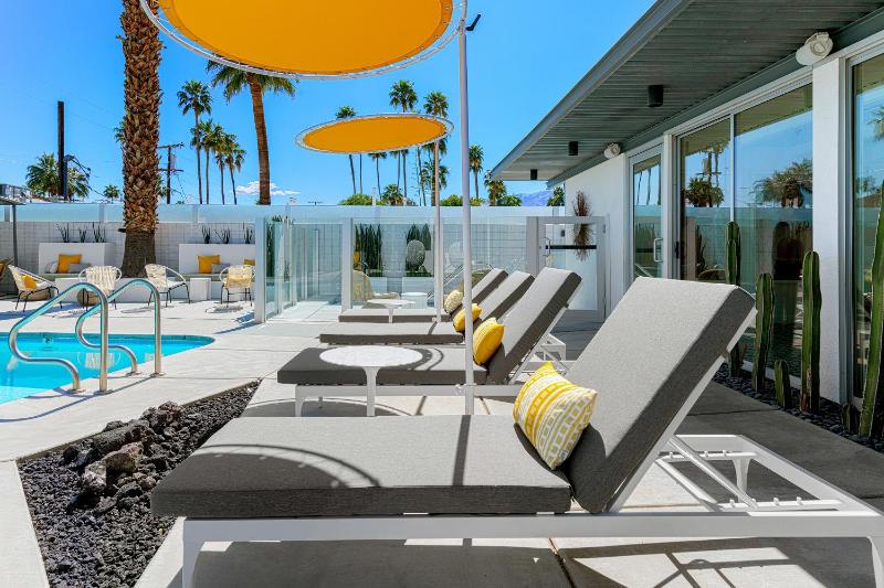 Limon Palm Springs A Luxury Boutique Hotel - image 10