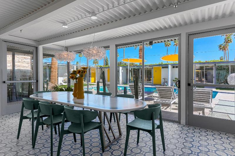 Limon Palm Springs A Luxury Boutique Hotel - image 38