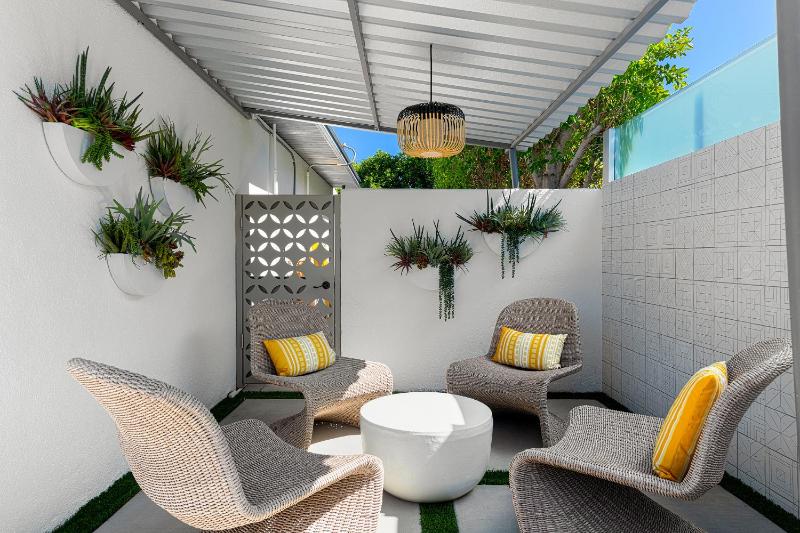 Limon Palm Springs A Luxury Boutique Hotel - image 44