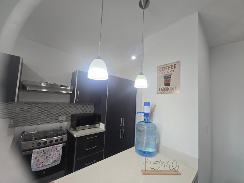 Modern executive apartment with views and parking - image 13