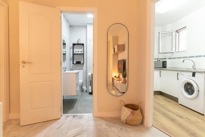 Encantador apartamento centrico con patio - image 14