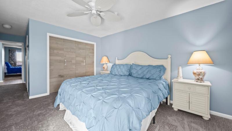 Edgewater West 82 - image 12