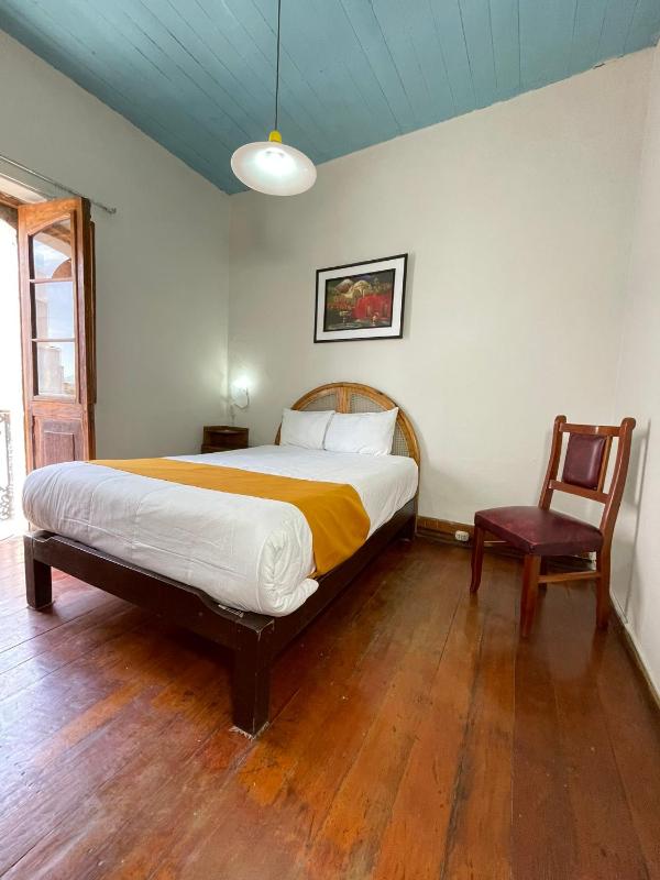 Hostal Lluvia de Oro - image 14
