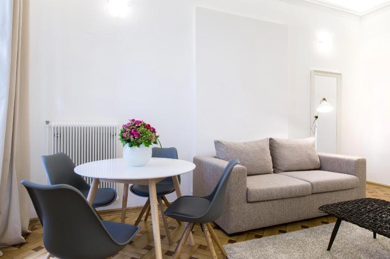 Studio Apartment No. 11B image 4
