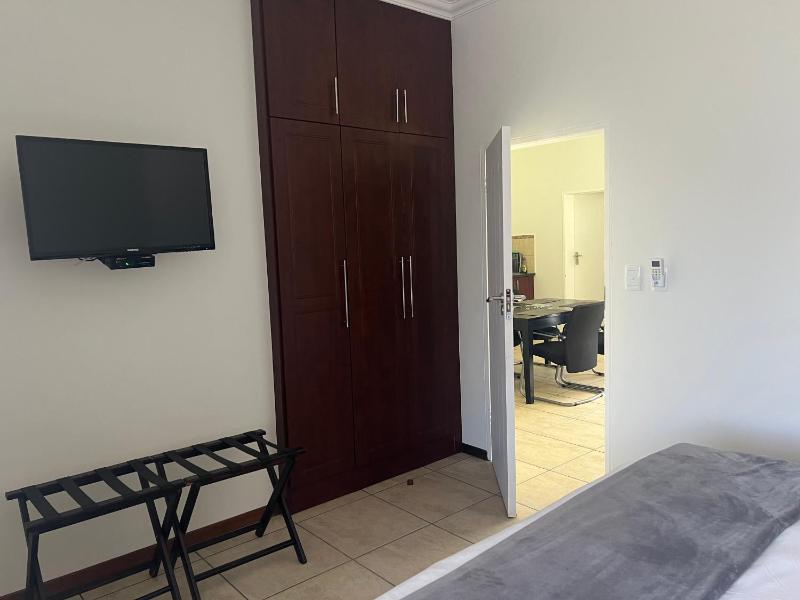Amohela Guesthouse - image 2