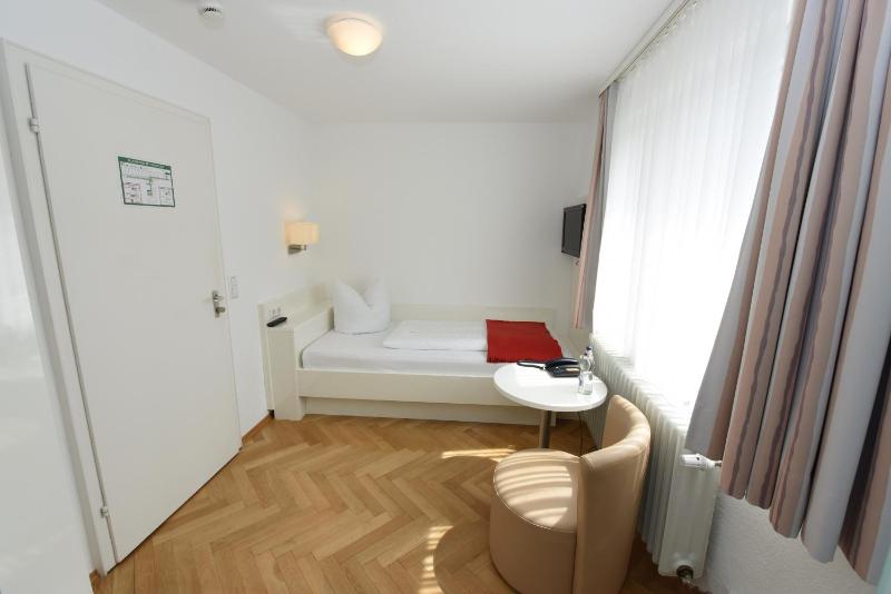 Single Room image 1