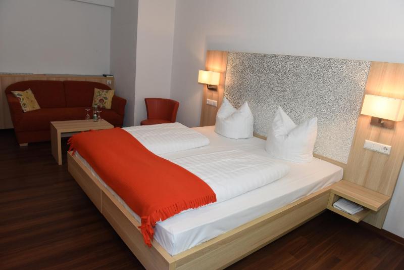 Double Room image 4