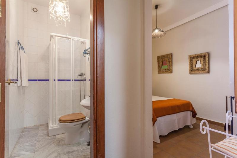 Single Room image 2