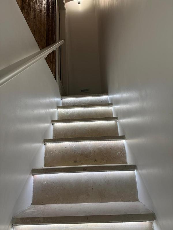 Canal View Boutique Apartment - image 9