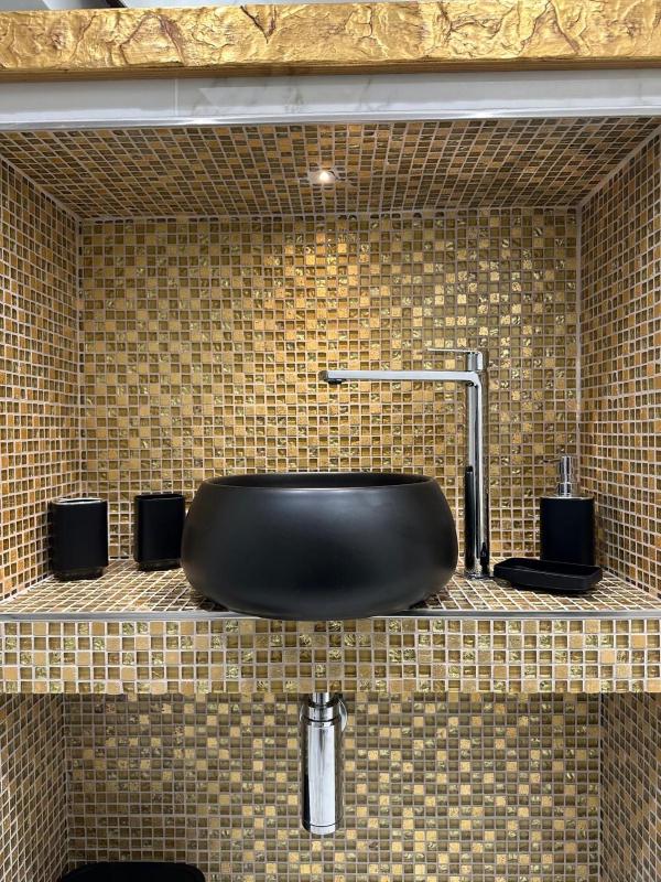 Canal View Boutique Apartment - image 16