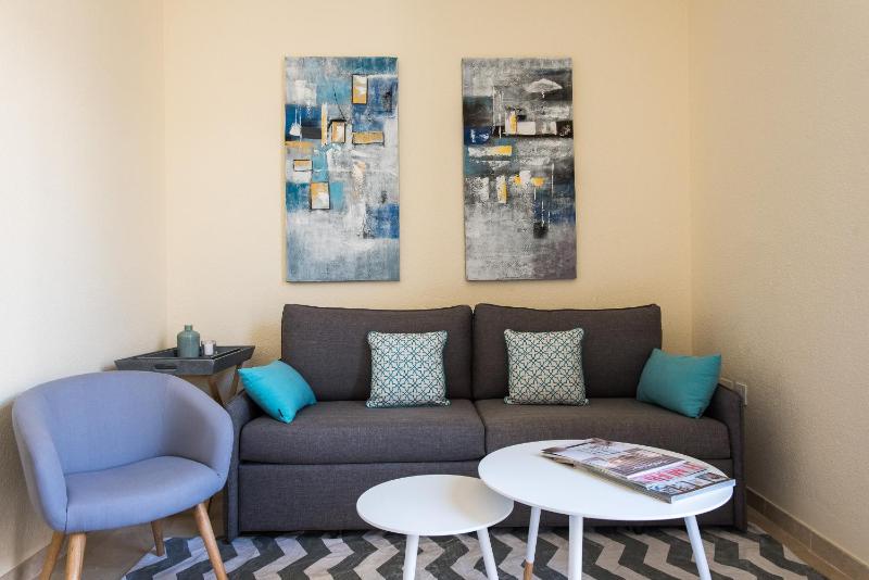 One-Bedroom Apartment image 3