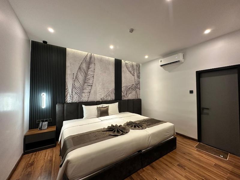 LION 10 HOTEL - image 3