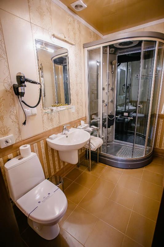 Deluxe Room with King Size bed image 4