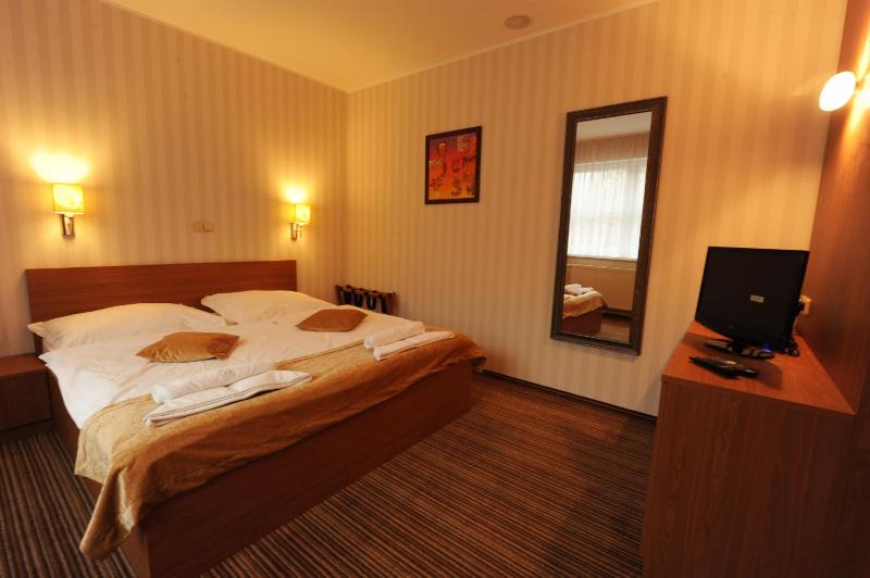 Standard Double or Twin Room image 1