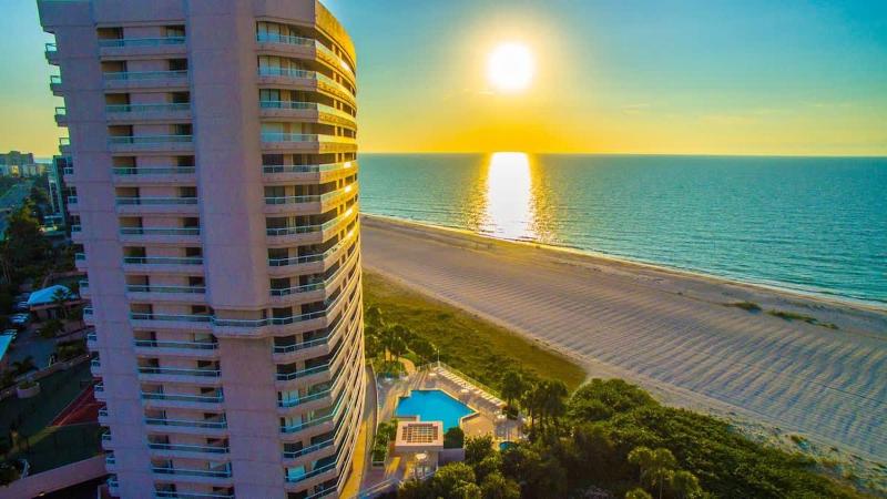 Oceanside Beach Treasure by Golden Coast Rentals - image 42