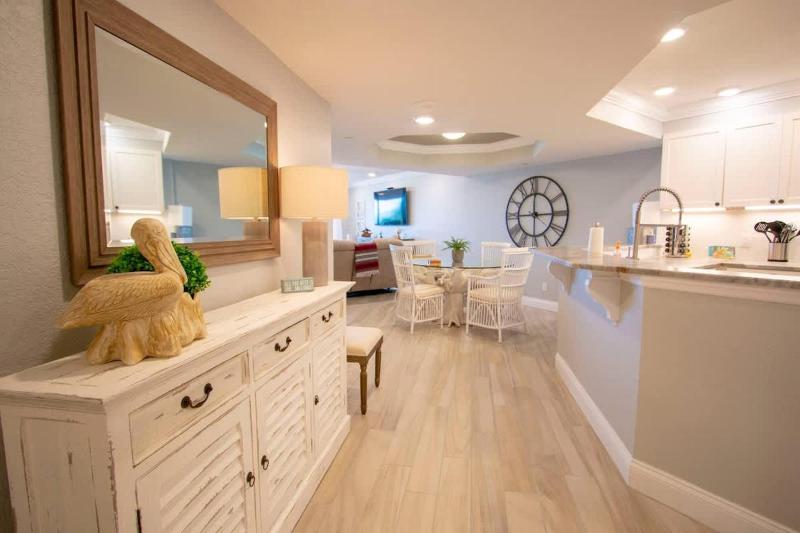 Oceanside Beach Treasure by Golden Coast Rentals - image 27