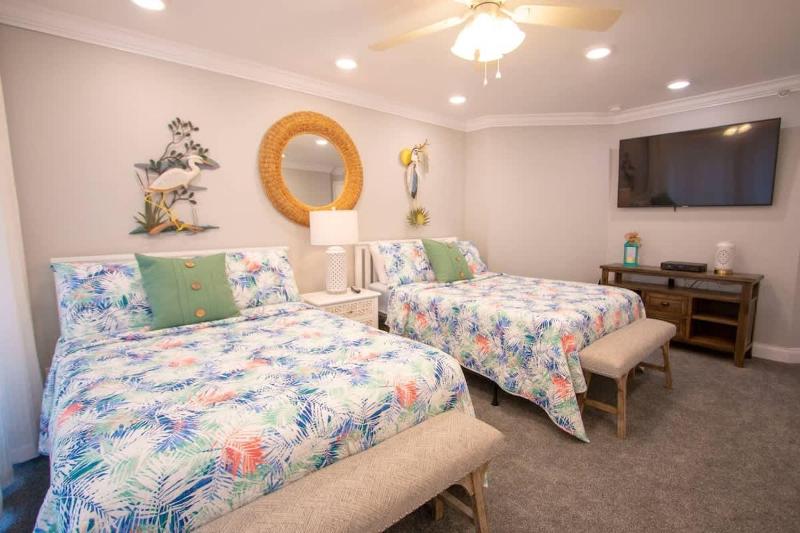 Oceanside Beach Treasure by Golden Coast Rentals - image 8